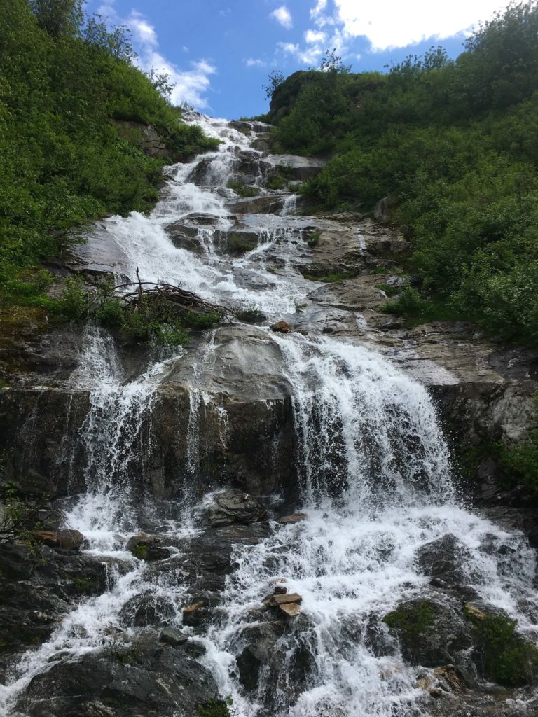 Der erste Wasserfall des Rheins kurz nach dem Tomasee